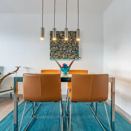 Apartment Front Retro Hideaway In