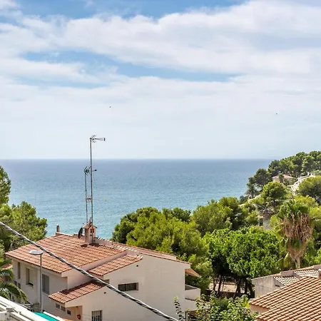 Front Retro Hideaway In