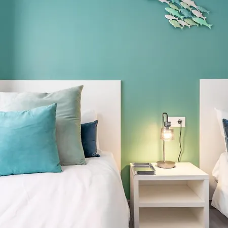 Apartment Front Retro Hideaway In