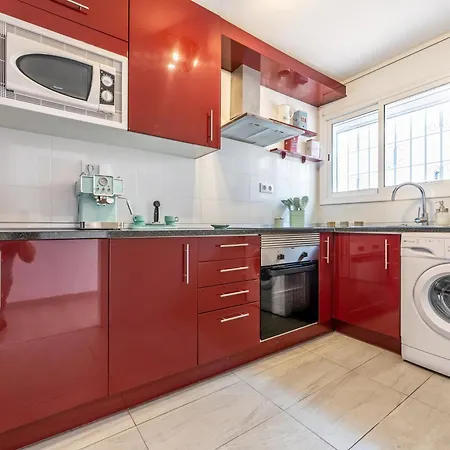 Front Retro Hideaway In Apartment