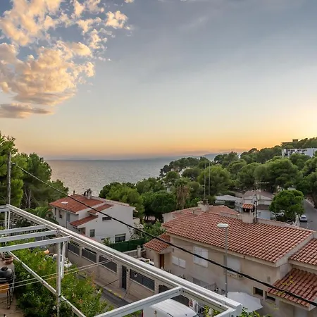 Apartment Front Retro Hideaway In