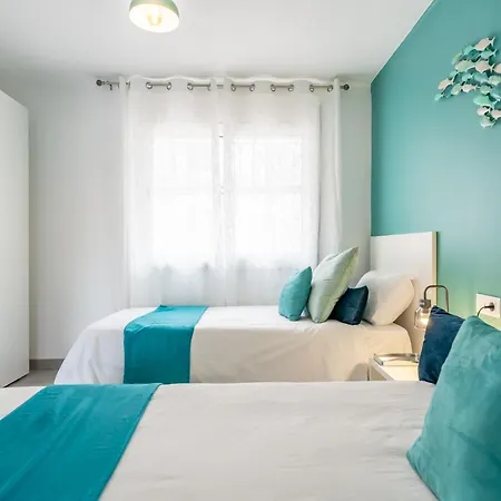 Apartment Front Retro Hideaway In