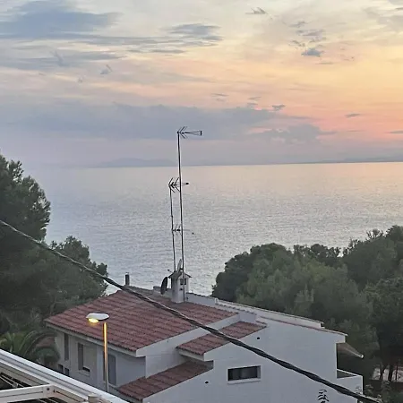 Front Retro Hideaway In Salou