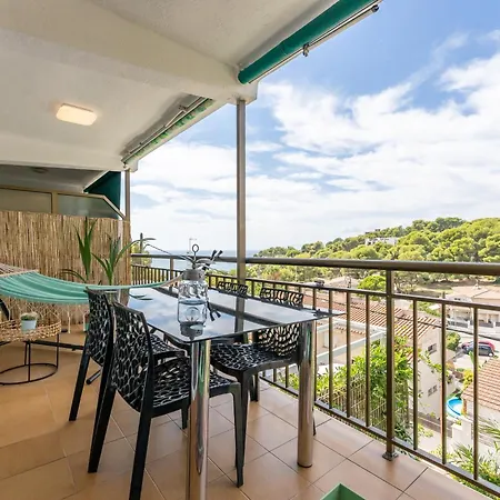 Front Retro Hideaway In Salou