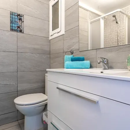 Apartment Front Retro Hideaway In Salou