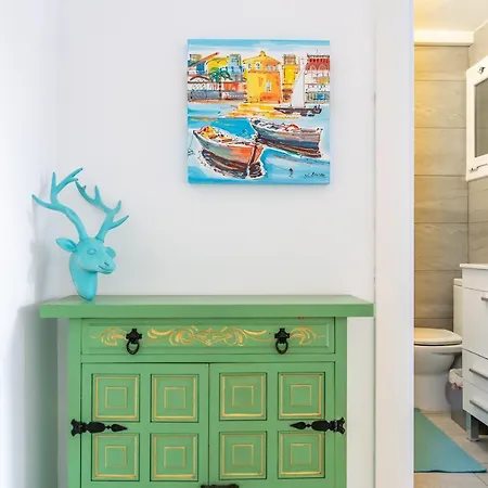 Front Retro Hideaway In Salou