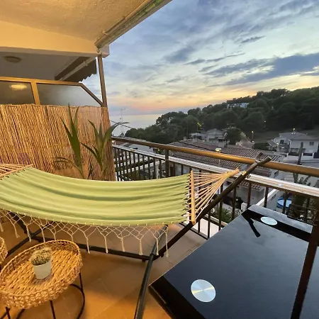 Front Retro Hideaway In Salou