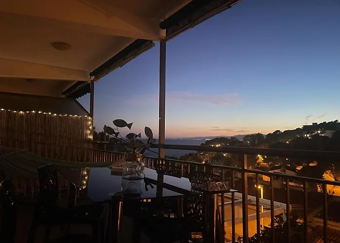 Front Retro Hideaway In *