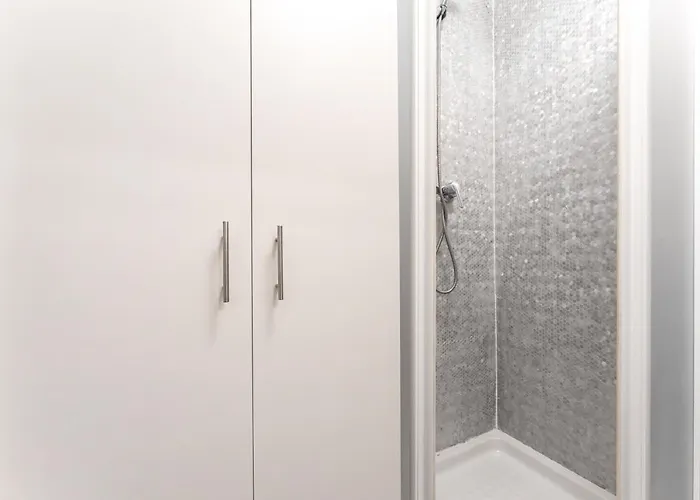 Front Retro Hideaway In