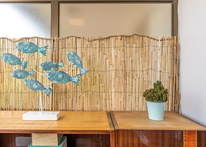 Front Retro Hideaway In Apartament *