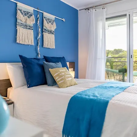 Front Retro Hideaway In