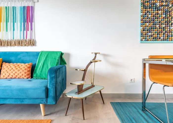 Front Retro Hideaway In