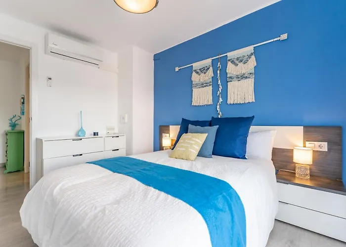 Front Retro Hideaway In Salou