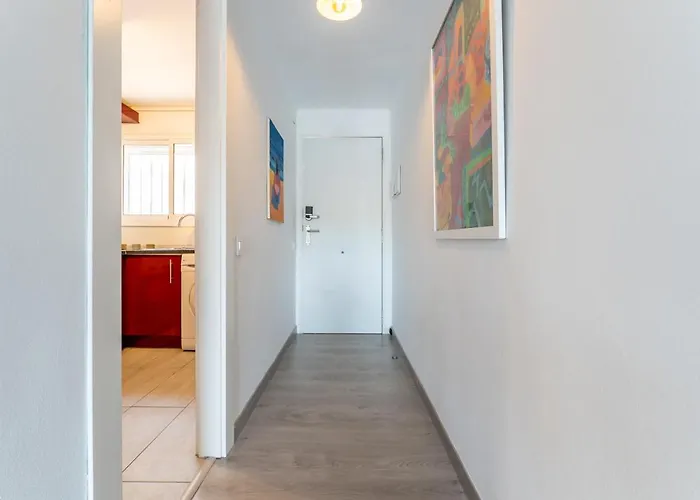 Front Retro Hideaway In Σαλού