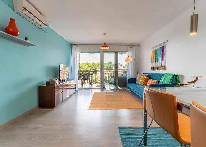 Daire Front Retro Hideaway In