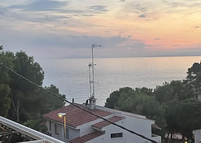Front Retro Hideaway In Salou
