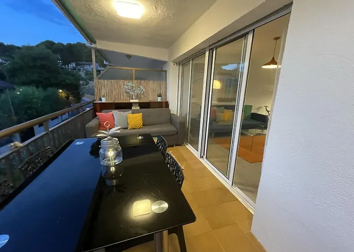 Front Retro Hideaway In Διαμέρισμα *