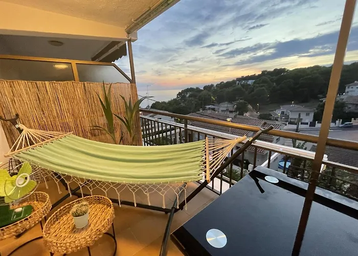 Front Retro Hideaway In Salou